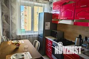 2-к квартира, посуточно, 45м2, 8/15 этаж