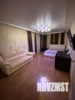 1-к квартира, посуточно, 44м2, 4/9 этаж