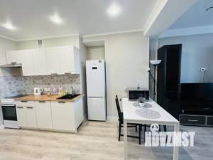 Студия квартира, посуточно, 35м2, 17/22 этаж