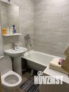 Студия квартира, посуточно, 35м2, 1/5 этаж