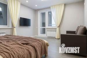 1-к квартира, посуточно, 38м2, 3/28 этаж