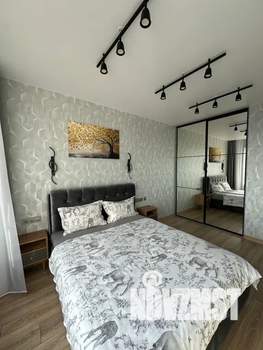 2-к квартира, посуточно, 45м2, 30/35 этаж