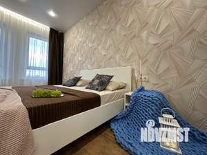 1-к квартира, посуточно, 38м2, 8/33 этаж