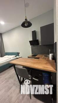 Студия квартира, посуточно, 36м2, 1/20 этаж
