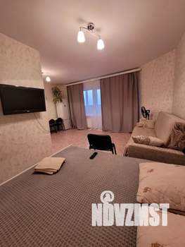 Студия квартира, посуточно, 43м2, 11/20 этаж