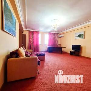 Студия квартира, посуточно, 67м2, 7/12 этаж