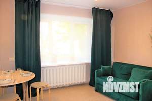 Студия квартира, посуточно, 35м2, 1/5 этаж