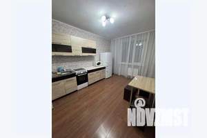 1-к квартира, посуточно, 35м2, 13/24 этаж