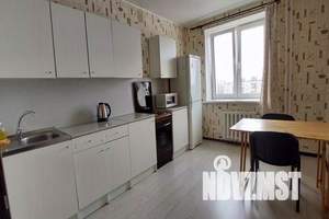 1-к квартира, посуточно, 39м2, 8/14 этаж