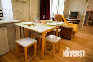 2-к квартира, посуточно, 47м2, 3/5 этаж