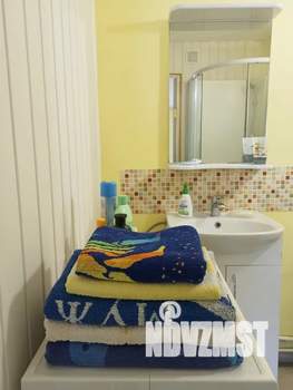 Студия квартира, посуточно, 38м2, 1/3 этаж