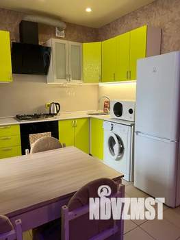 Студия квартира, посуточно, 36м2, 1/9 этаж