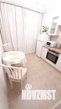 1-к квартира, посуточно, 40м2, 8/24 этаж