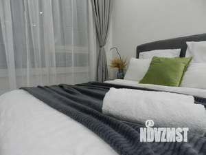 Студия квартира, посуточно, 31м2, 14/25 этаж