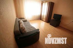 1-к квартира, посуточно, 40м2, 9/10 этаж