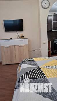 Студия квартира, посуточно, 40м2, 2/5 этаж