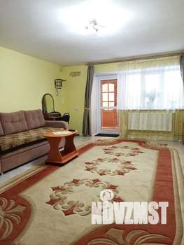 Студия квартира, посуточно, 38м2, 1/3 этаж