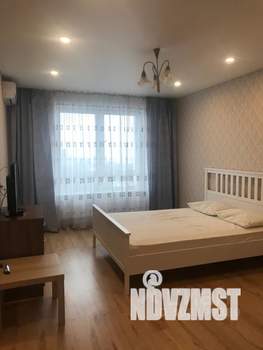 1-к квартира, посуточно, 40м2, 23/25 этаж