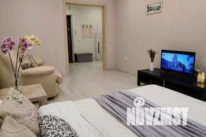 1-к квартира, посуточно, 40м2, 8/13 этаж