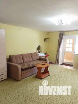 Студия квартира, посуточно, 38м2, 1/3 этаж