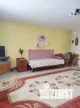 Студия квартира, посуточно, 38м2, 1/3 этаж