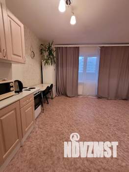 Студия квартира, посуточно, 43м2, 11/20 этаж