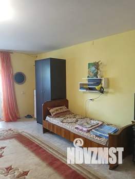 Студия квартира, посуточно, 38м2, 1/3 этаж