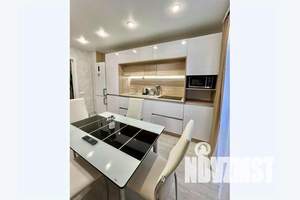 2-к квартира, посуточно, 60м2, 13/25 этаж