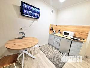 Студия квартира, посуточно, 35м2, 1/9 этаж
