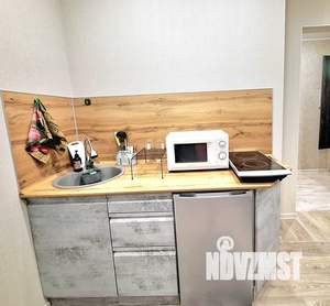 Студия квартира, посуточно, 35м2, 1/9 этаж
