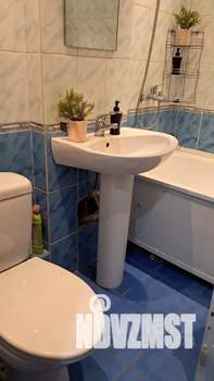 Студия квартира, посуточно, 40м2, 2/5 этаж