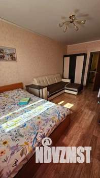 1-к квартира, посуточно, 37м2, 1/1 этаж