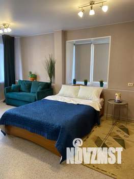 Студия квартира, посуточно, 35м2, 1/5 этаж