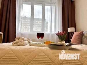 1-к квартира, посуточно, 42м2, 5/25 этаж