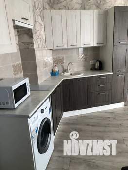 Студия квартира, посуточно, 35м2, 8/20 этаж