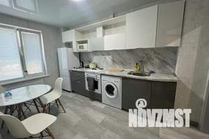 1-к квартира, посуточно, 40м2, 2/15 этаж