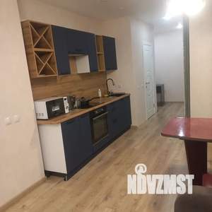 1-к квартира, посуточно, 37м2, 1/25 этаж