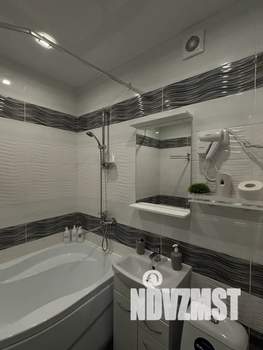 Студия квартира, посуточно, 42м2, 18/25 этаж