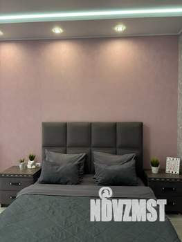 Студия квартира, посуточно, 42м2, 18/25 этаж