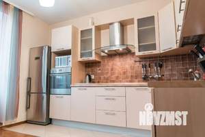 1-к квартира, посуточно, 50м2, 7/10 этаж