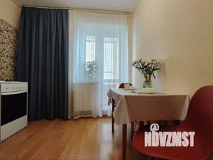 1-к квартира, посуточно, 35м2, 3/25 этаж