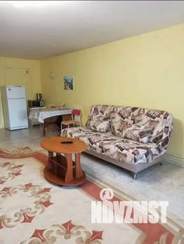 Студия квартира, посуточно, 38м2, 1/3 этаж