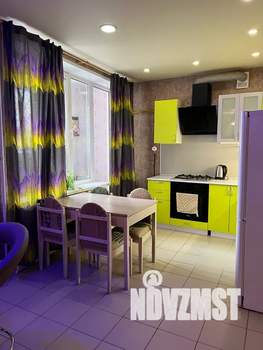 Студия квартира, посуточно, 36м2, 1/9 этаж