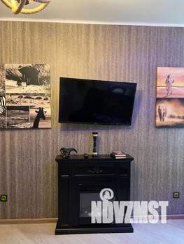 Студия квартира, посуточно, 36м2, 1/9 этаж