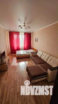 1-к квартира, посуточно, 37м2, 1/1 этаж