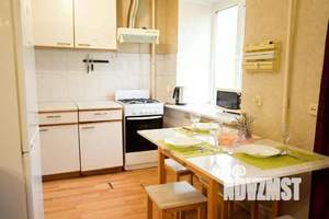 2-к квартира, посуточно, 46м2, 1/1 этаж