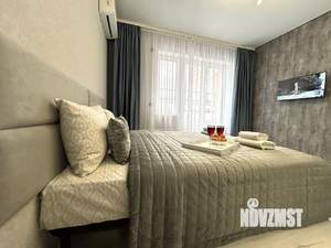 Студия квартира, посуточно, 34м2, 2/20 этаж