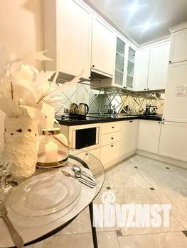 1-к квартира, посуточно, 38м2, 4/21 этаж