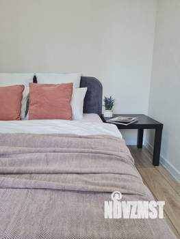 1-к квартира, посуточно, 38м2, 7/25 этаж