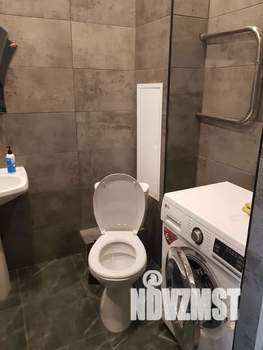 Студия квартира, посуточно, 35м2, 13/25 этаж